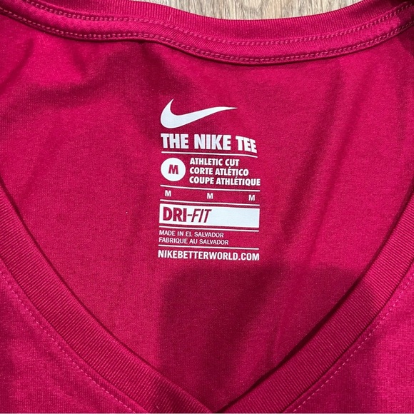 {preloved} Women’s Dark Pink V-Neck DriFit Short Sleeved Top - Picture 5 of 7